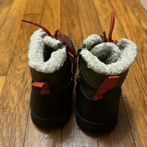 Nordstrom snow boots size 4