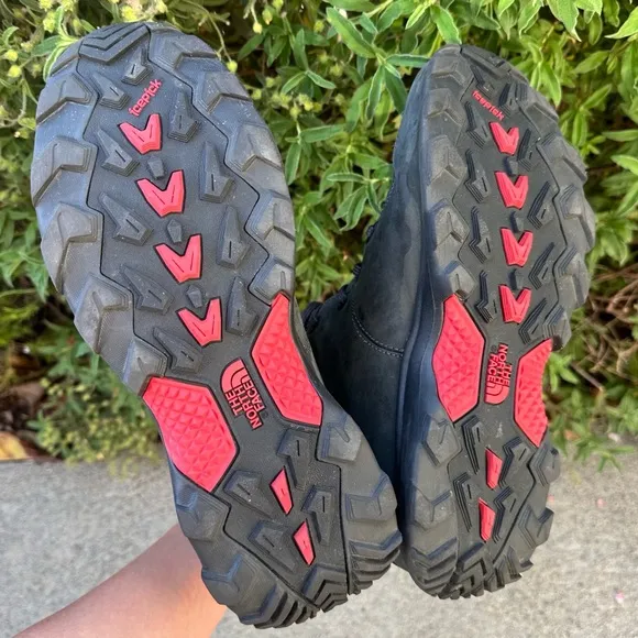 North Face Boots Mens 9 Thermoball versa Insulated Black Red Boots