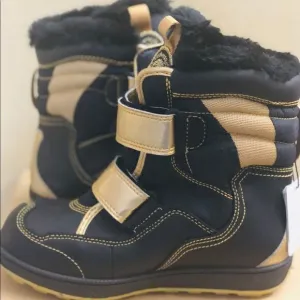 NWB Timberland Junior Snow Stomper Boots SZ 3.5