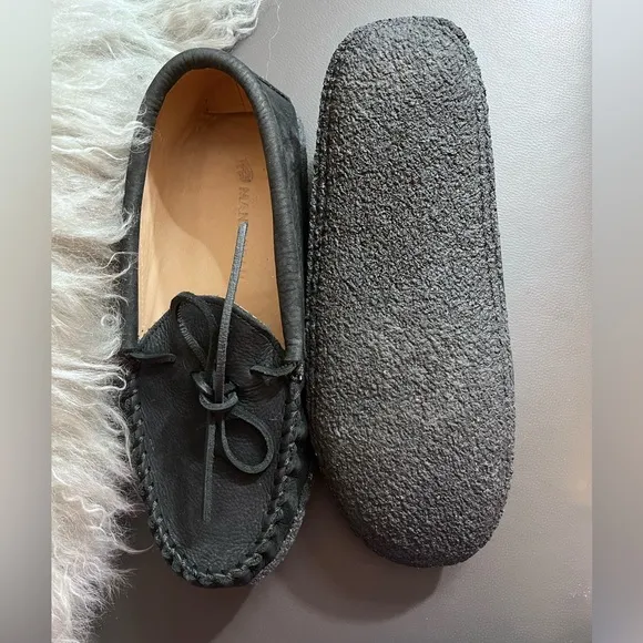NWOB $89 MANITOBAH Classic Moccasin