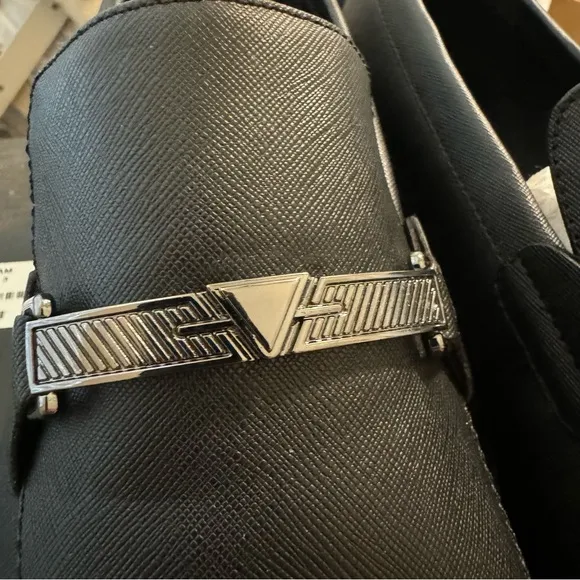 NWOT Guess Hinn Dress Loafers