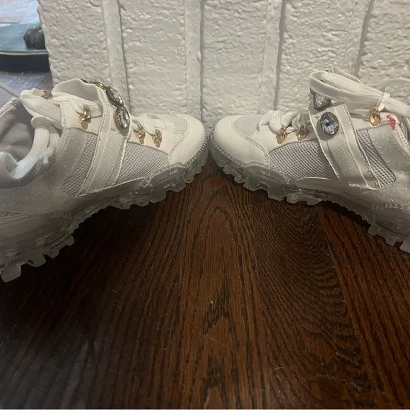 NWOT Monnalisa girls white jeweled leather sneakers. Euro size 36/US 4.