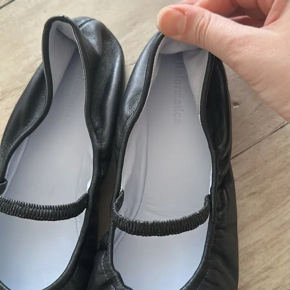 NWOT Reformation Buffy Ruched Leather Ballet Flats Black Minimalist Soft 9.5