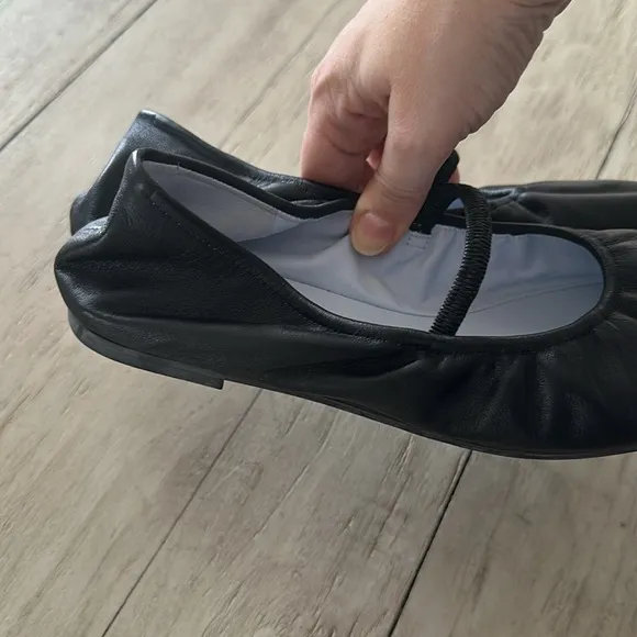 NWOT Reformation Buffy Ruched Leather Ballet Flats Black Minimalist Soft 9.5