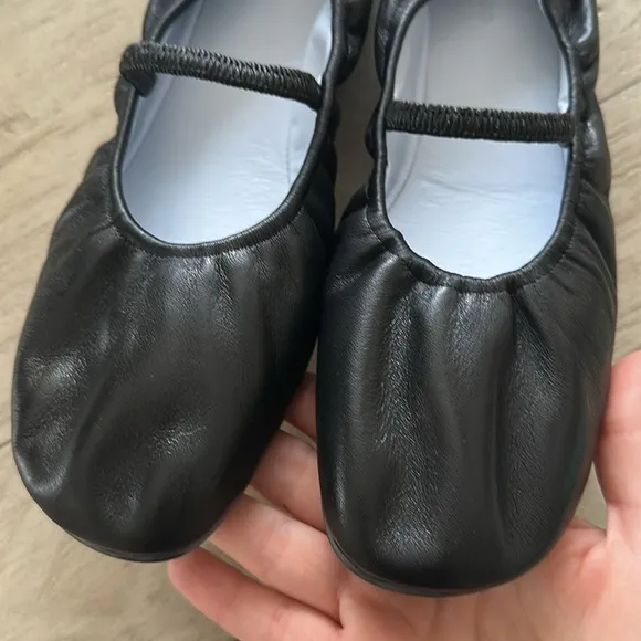 NWOT Reformation Buffy Ruched Leather Ballet Flats Black Minimalist Soft 9.5