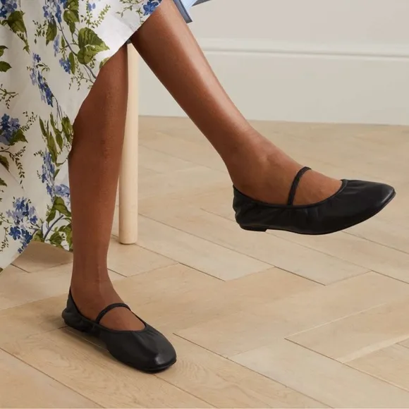 NWOT Reformation Buffy Ruched Leather Ballet Flats Black Minimalist Soft 9.5