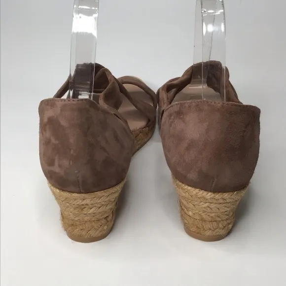 NWOT Viscata Capellans Criss Cross Suede Espadrille Wedge Sandal in Mocha.