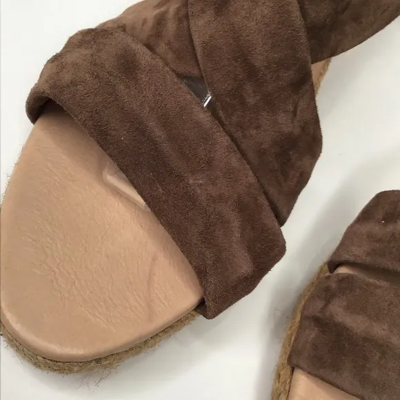 NWOT Viscata Capellans Criss Cross Suede Espadrille Wedge Sandal in Mocha.