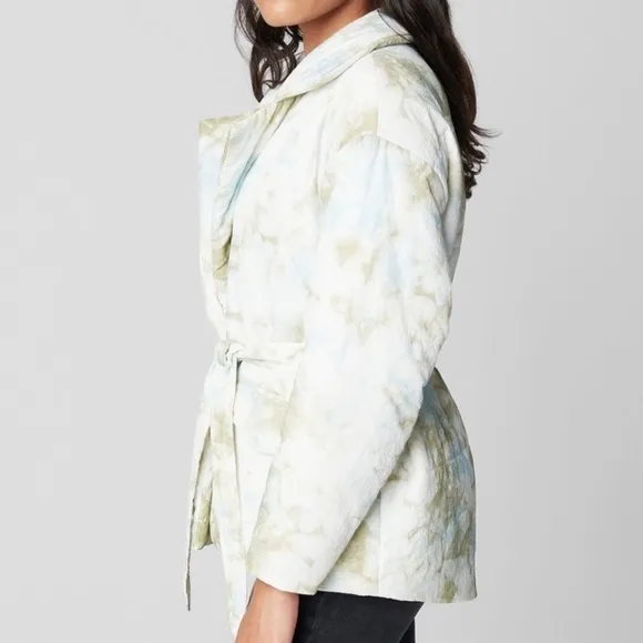 NWT BLANK NYC x REVOLVE Quilted Wrap Jacket in Perfect Day, Size Medium