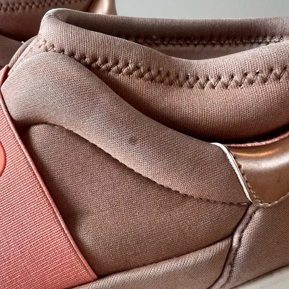 NWT ROSE GOLD UGG NEUTRA SNEAKERS STREET-STYLE