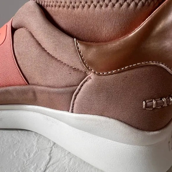 NWT ROSE GOLD UGG NEUTRA SNEAKERS STREET-STYLE
