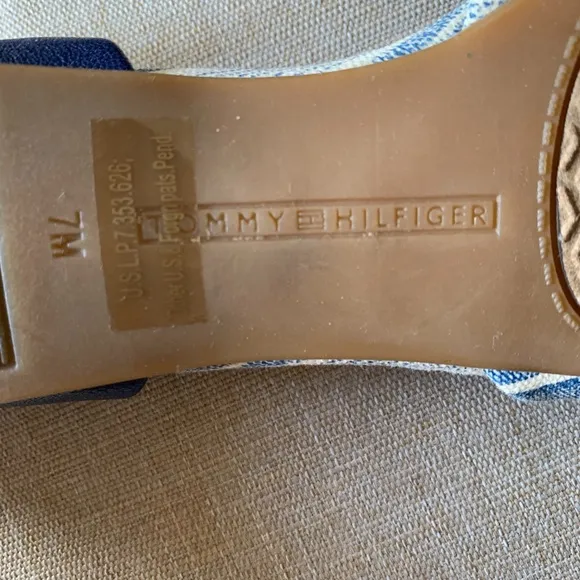 NWT Tommy Hilfiger Blue Striped Pointed Toe Flats