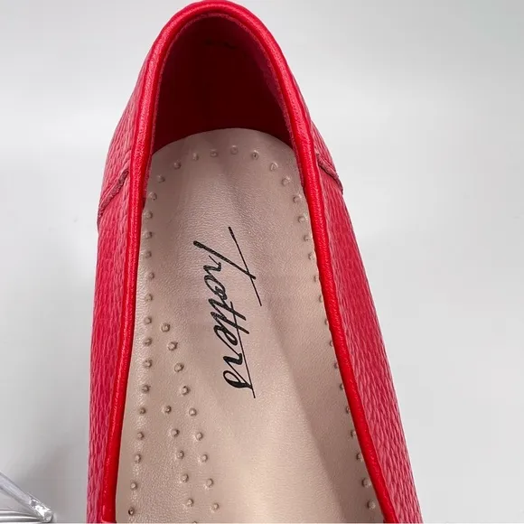 NWT Trotters Liz Red Tumbled Leather Slip On Flats Loafers