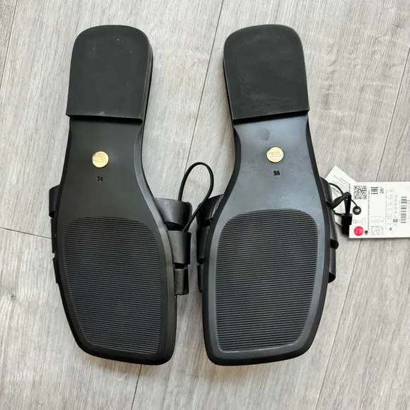 NWT Zara flat leather sandals Size USA6 EUR 36