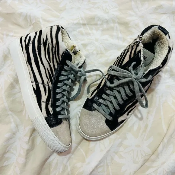 P448 Star Zebra High Top Zip Sneakers 37