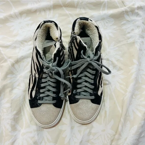 P448 Star Zebra High Top Zip Sneakers 37