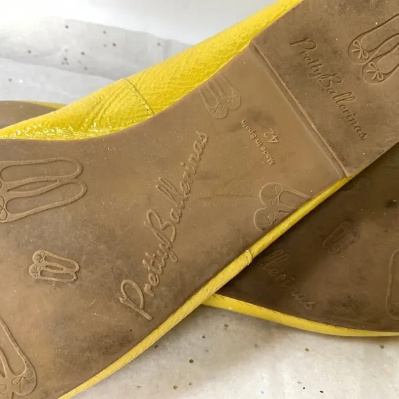 Pretty Ballerinas Yellow Patent Yellow Bow Ballerina Flats - Size 42 Rosario
