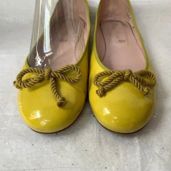 Pretty Ballerinas Yellow Patent Yellow Bow Ballerina Flats - Size 42 Rosario