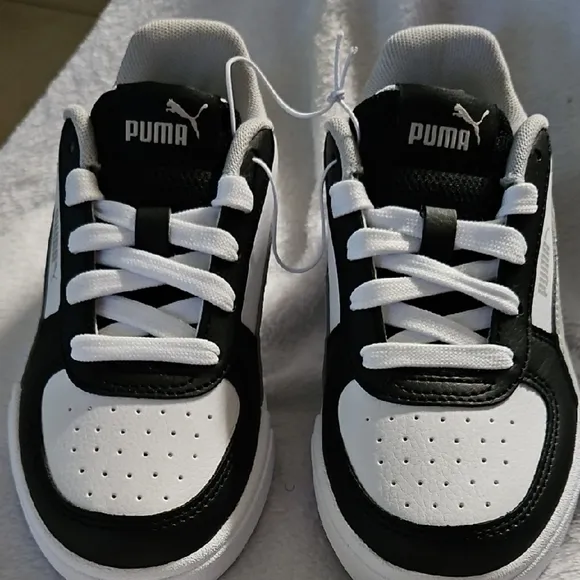 Puma Kids Black White Gray Court Sneakers Casual Sporty Low-Top Design Size 11
