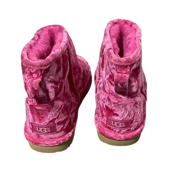 RARE Pink Crushed Velvet Unique Mean Girls UGG Short Size 6 Textured Boots