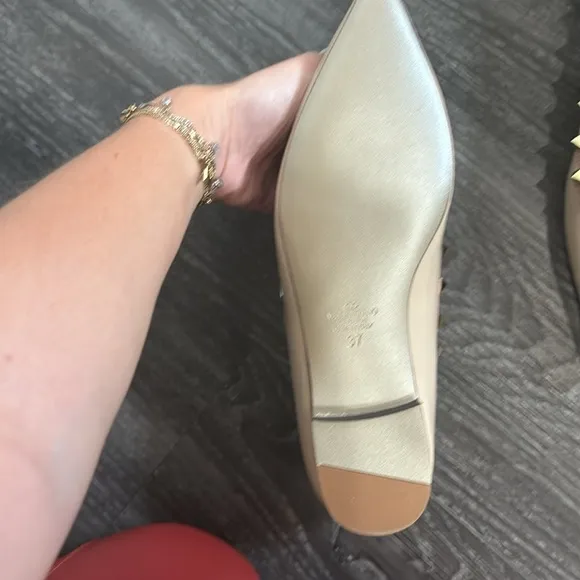 Rock stud, pointed toe flats nude  never worn no box included Patent leather