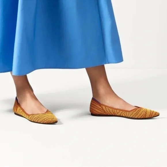 Rothy’s Pointed Toe Flats Gold Zebra 9.5 Unique Rare Versatile Artsy Comfort