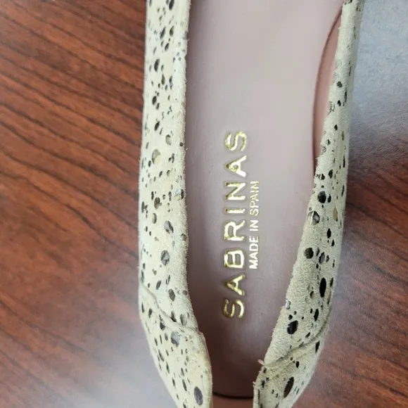 Sabrinas Everlane Cream Ballet Flats with Bow Size 37