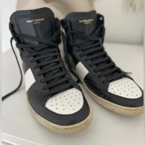 SAINT LAURENT Signature Court Classic SL/10H Leather High Top Sneakers