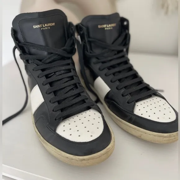 SAINT LAURENT Signature Court Classic SL/10H Leather High Top Sneakers