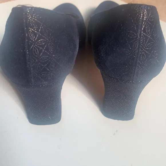 SALVATORE 6.5 AA FERRAGAMO BLACK BROCADE PUMPS