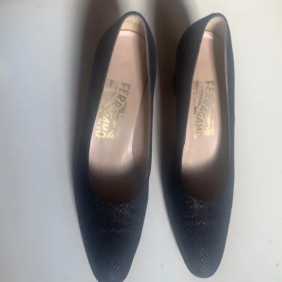 SALVATORE 6.5 AA FERRAGAMO BLACK BROCADE PUMPS