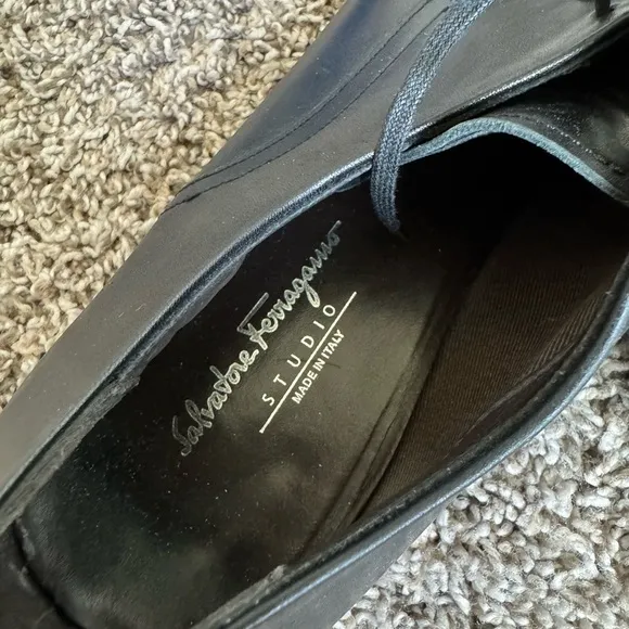 Salvatore Ferragamo leather black dress shoes loafers