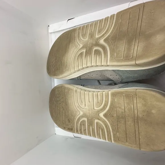 Sam Edelman Gray Retro-Inspired Sneakers with Chunky Sole