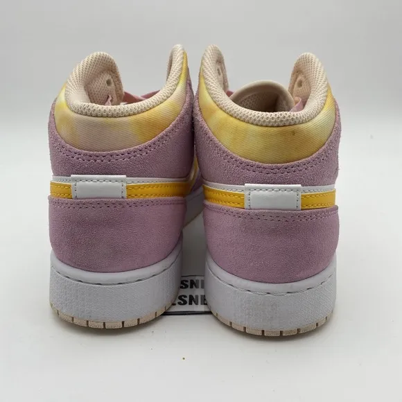 Size 5y-(GS) - Jordan 1 SE High Arctic Pink (DC9517-600)