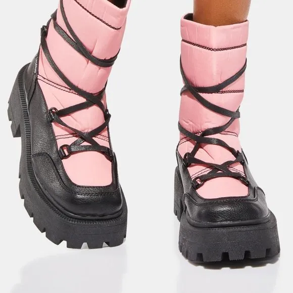 SNOWFALL PINK  Snow Boots ( BRAND NEW !!!! )