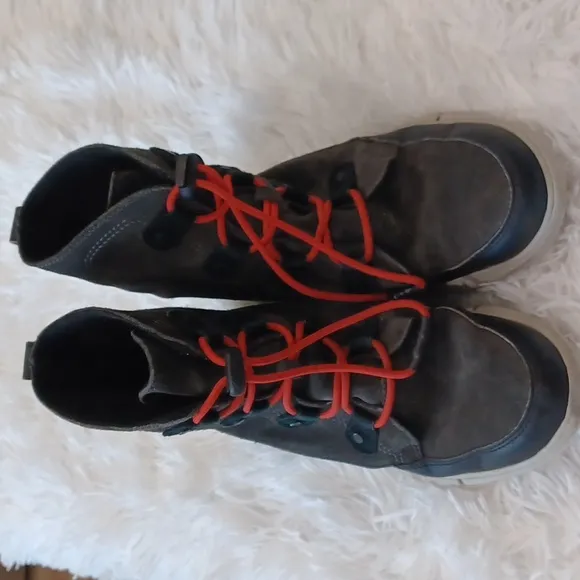 Sorel Explorer Lined Waterproof Suede Lace Up Snow Boots Boys Sz 6 Black Gray