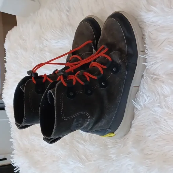 Sorel Explorer Lined Waterproof Suede Lace Up Snow Boots Boys Sz 6 Black Gray