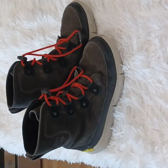 Sorel Explorer Lined Waterproof Suede Lace Up Snow Boots Boys Sz 6 Black Gray