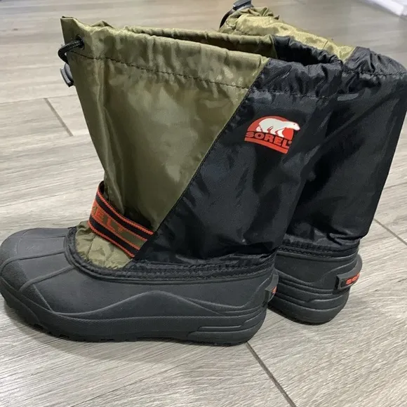 Sorel Ice Fox Insulated Olive Green &amp; Black Snow Boots size 6 youth 7 womans