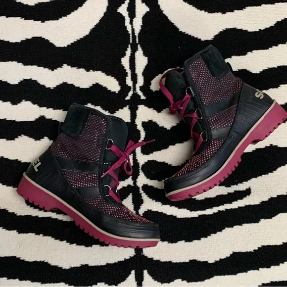 SOREL Tivoli II Black &amp; Pink Winter Snow Boots Size 9