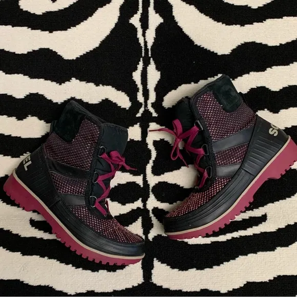 SOREL Tivoli II Black &amp; Pink Winter Snow Boots Size 9