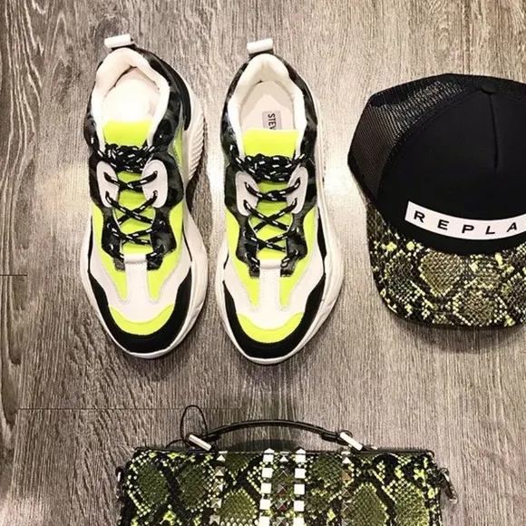 STEVE MADDEN Chunky Sneakers