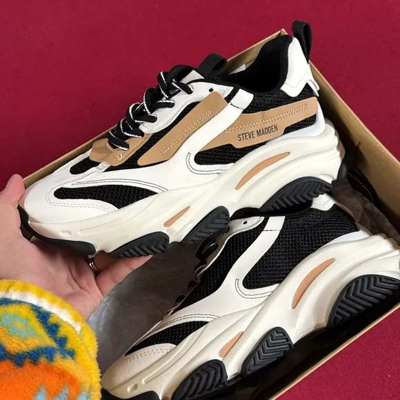 STEVE MADDEN Possession Sneakers