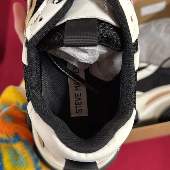 STEVE MADDEN Possession Sneakers