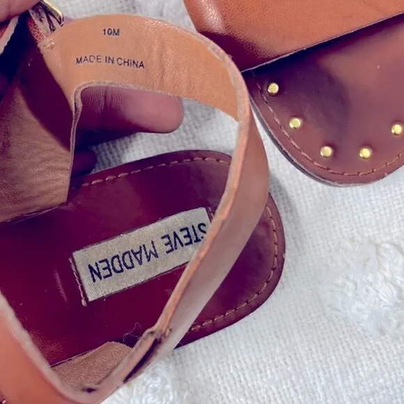 Steve Madden Strappy Flat Sandals Size 10