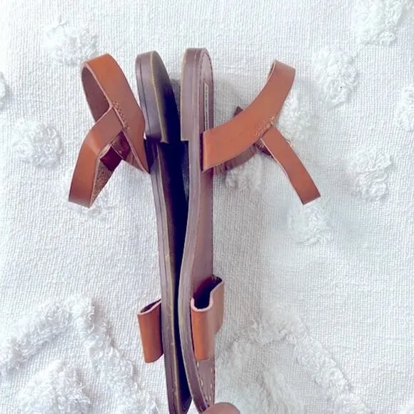Steve Madden Strappy Flat Sandals Size 10