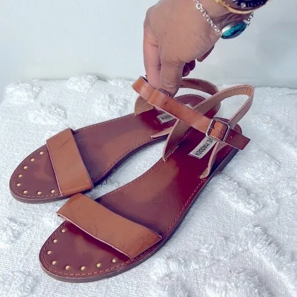 Steve Madden Strappy Flat Sandals Size 10