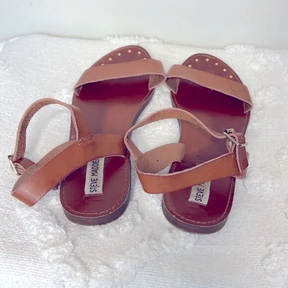 Steve Madden Strappy Flat Sandals Size 10