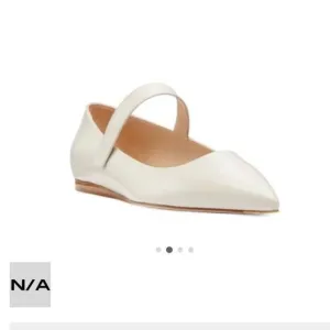 Stuart Weitzman BRAND NEW Gala Mary Jane Oat Flats 9B