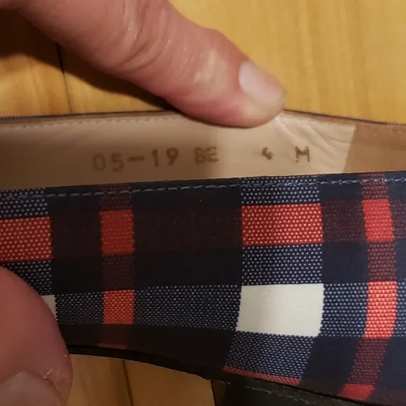 STUART WEITZMAN FLAT PLAID FABRIC6XLQRL